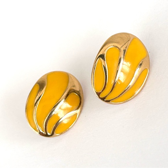 Jewelry - Vintage Groovy 2 cm Shiny Gold Tone Yellow Classic Pierced Earrings Y2K Style